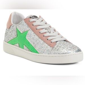 LOLA CRUZ SNEAKER NORMA IN SILVER WITH STAR DETAIL Size 38/7.5